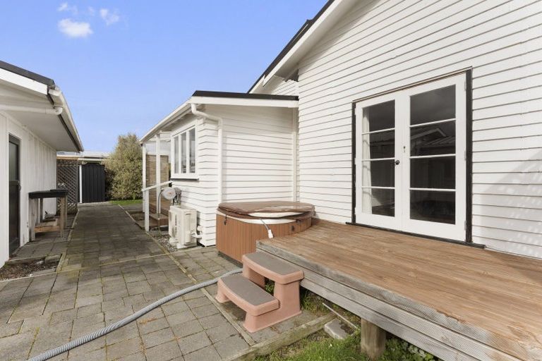 Photo of property in 2 Fagan Street, Sanson, 4817