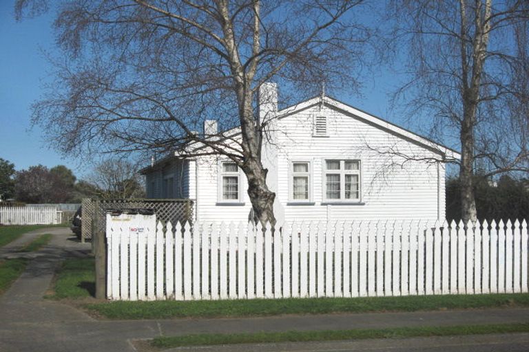 Photo of property in 77 Taumaihi Street, Bulls, 4818