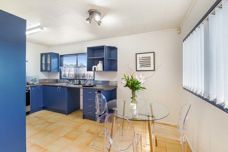 Photo of property in 101 Triangle Road, Massey, Auckland, 0614