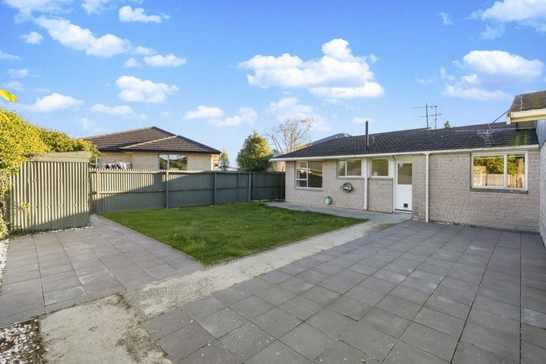 Photo of property in 3/11 Tuckers Road, Redwood, Christchurch, 8051