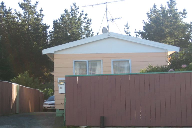 Photo of property in 32 Bellona Place, Cannons Creek, Porirua, 5024