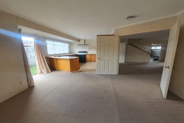 Photo of property in 1/1 Britannia Place, Half Moon Bay, Auckland, 2012