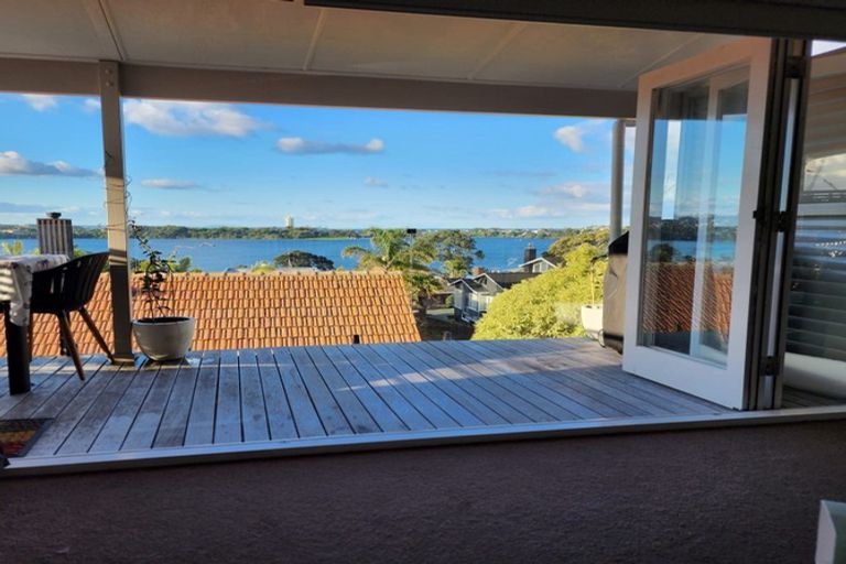 Photo of property in 1/29 Pupuke Road, Takapuna, Auckland, 0622