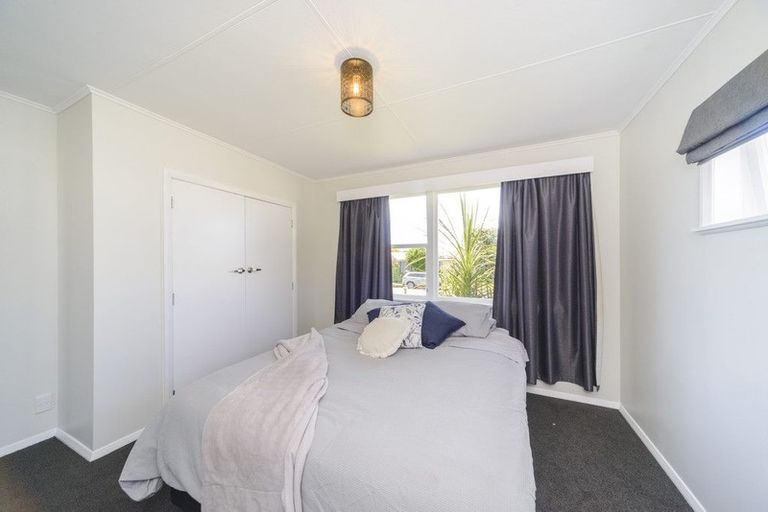 Photo of property in 43 Sutherland Crescent, Westbrook, Palmerston North, 4412