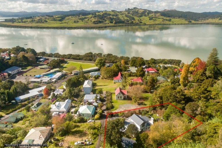 Photo of property in 5 Kirkpatrick Street, Kohukohu, 0491