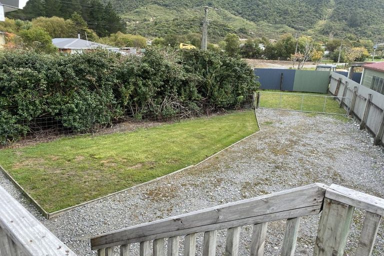 Photo of property in 16 Litchfield Street, Kaiata, Greymouth, 7805