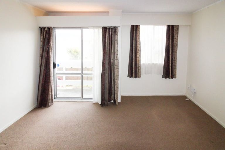 Photo of property in 5 Hawker Street, Mount Victoria, Wellington, 6011