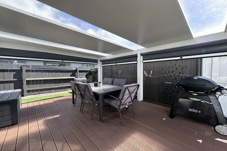 Photo of property in 4 Centreway Road, Orewa, 0931