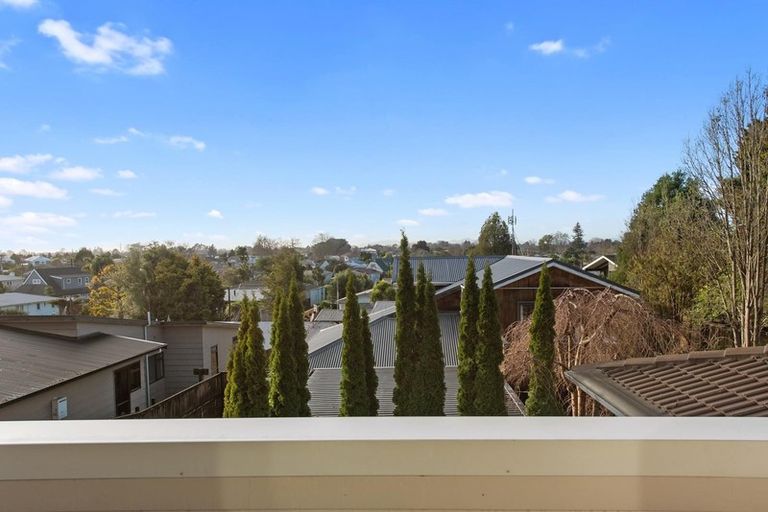 Photo of property in 84d Hillcrest Road, Hillcrest, Hamilton, 3216