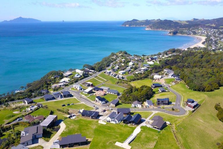 Photo of property in 12 Starlight Place, Langs Beach, 0582