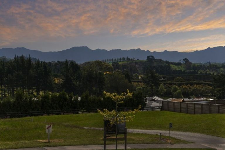 Photo of property in 1 Ridge Drive, Omokoroa, 3114