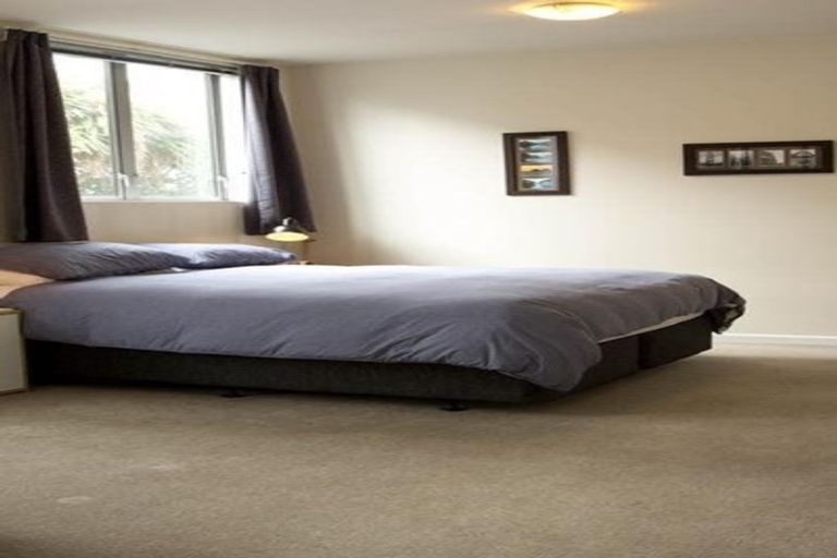 Photo of property in 4/25 Home Street, Mount Victoria, Wellington, 6011