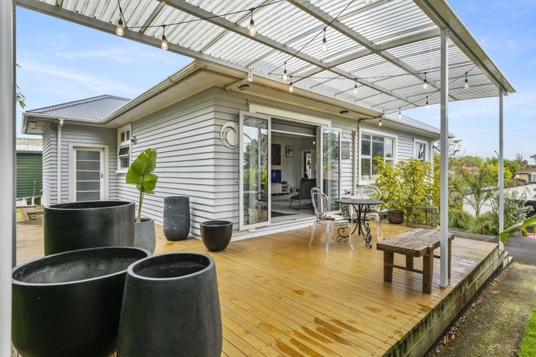 Photo of property in 6 Aratapu Street, Waitara, 4320