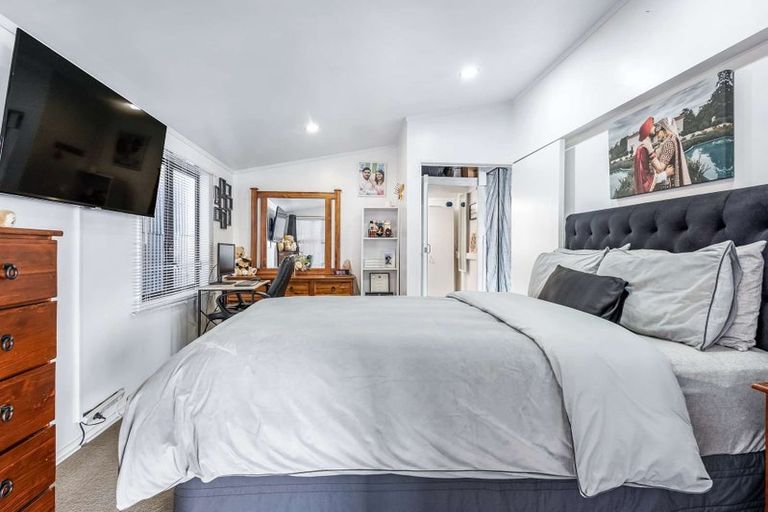 Photo of property in 710 Heretaunga Street East, Parkvale, Hastings, 4122