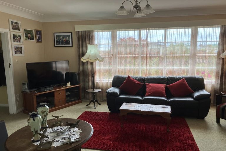 Photo of property in 1 Huia Street, Foxton Beach, Foxton, 4815