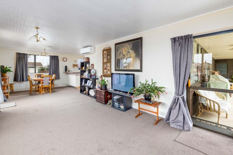 Photo of property in 12 Rex Place, Rangiora, 7400