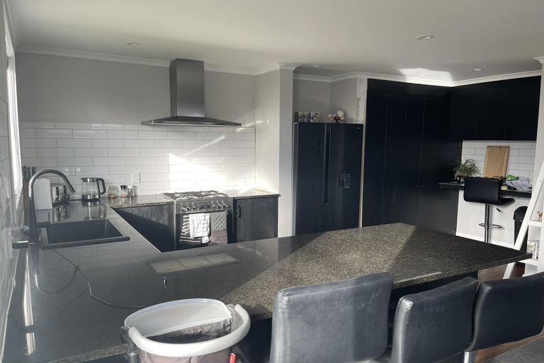 Photo of property in 32 Mangaroa Hill Road, Clouston Park, Upper Hutt, 5018