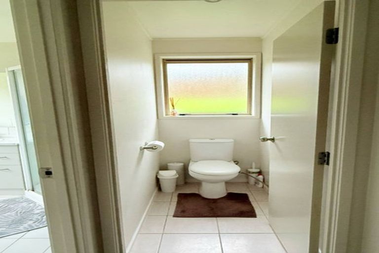 Photo of property in 13 Dovey Place, Massey, Auckland, 0614