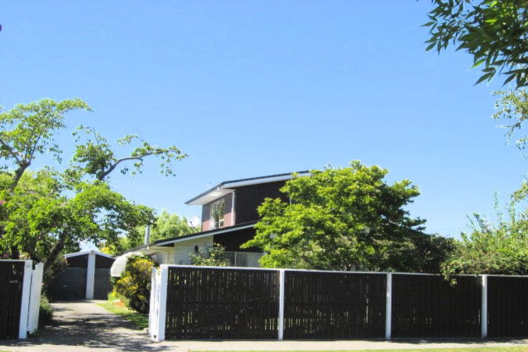 Photo of property in 32 Hartford Street, Burnside, Christchurch, 8053