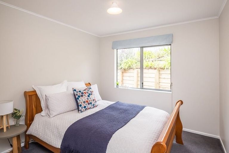 Photo of property in 105 Realm Drive, Paraparaumu, 5032