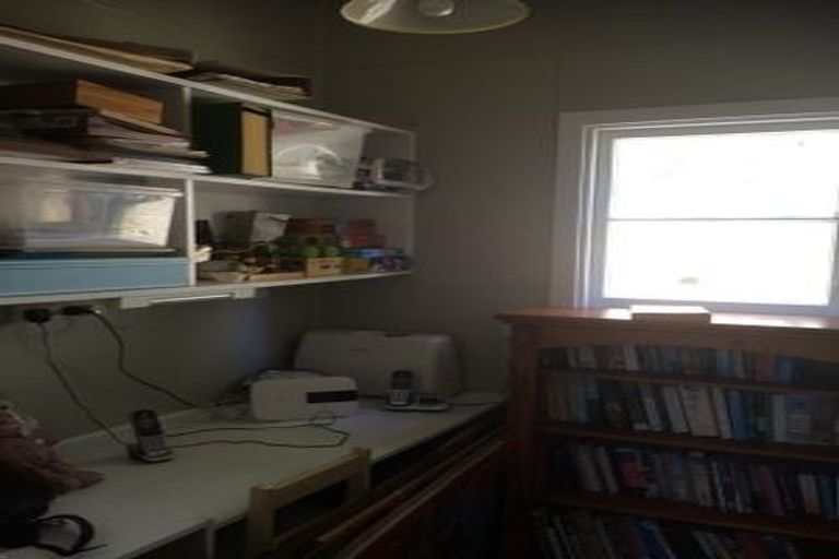 Photo of property in 5 Mckinley Crescent, Brooklyn, Wellington, 6021