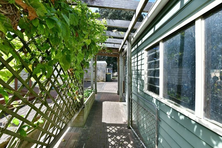 Photo of property in 2059 State Highway 16, Helensville, 0875