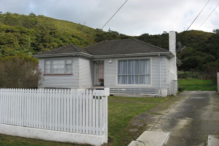 Photo of property in 123 Wellington Road, Wainuiomata, Lower Hutt, 5014