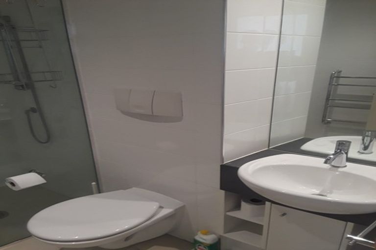 Photo of property in Sanctum Apartment, 10 Ebor Street, Te Aro, Wellington, 6011