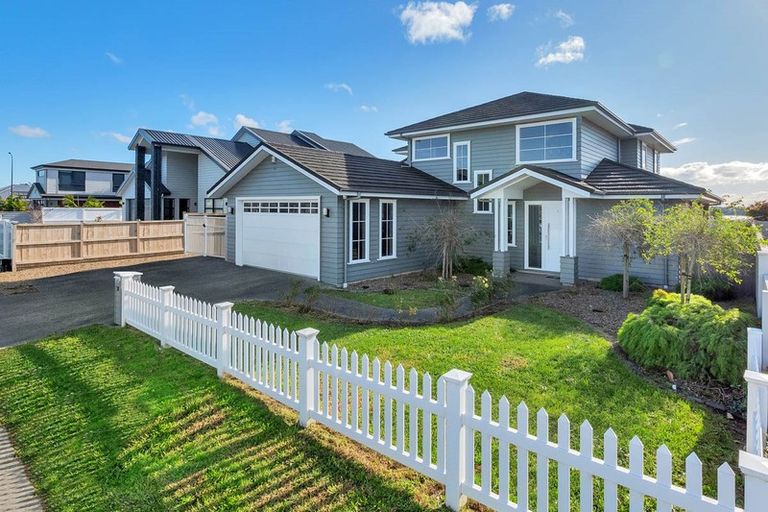 Photo of property in 13 Milano Boulevard, Karaka, Papakura, 2113