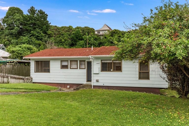 Photo of property in 94 Omapere Street, Whitby, Porirua, 5024