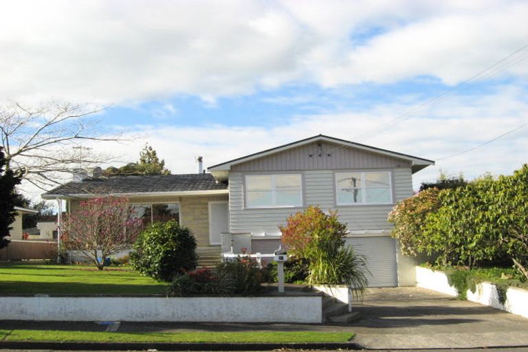 Photo of property in 27 Highbury Drive, Levin, 5510