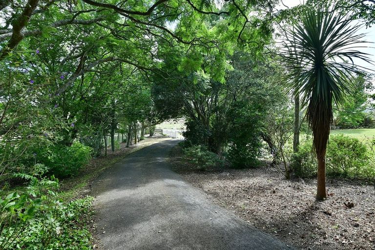 Photo of property in 2059 State Highway 16, Helensville, 0875