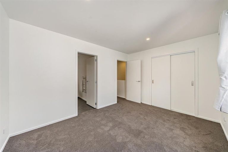 Photo of property in 8/104 Martin Street, Wallaceville, Upper Hutt, 5018