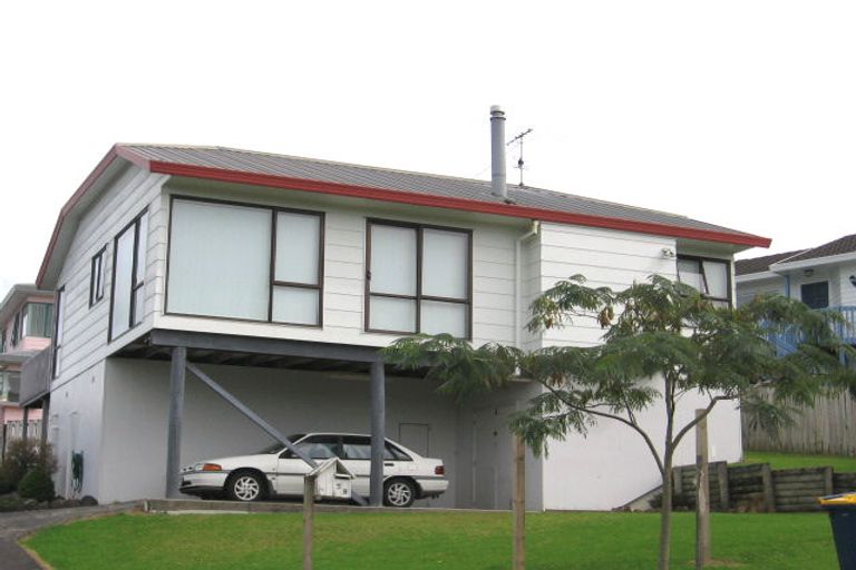Photo of property in 1/5 Lesa Annis Place, Henderson, Auckland, 0612