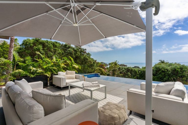 Photo of property in 36a Glenelg Road, Red Beach, 0932