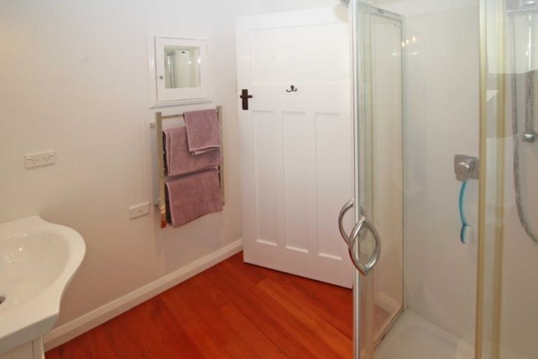 Photo of property in 81 Mangorei Road, Strandon, New Plymouth, 4312