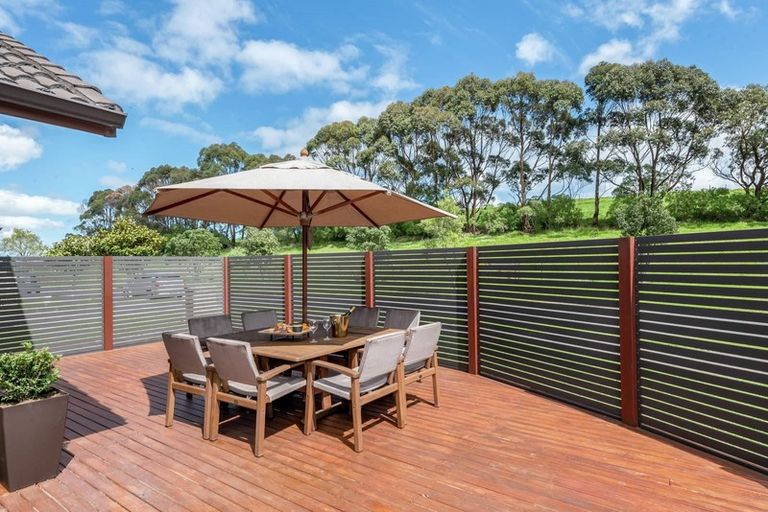 Photo of property in 24 Franshell Crescent, East Tamaki, Auckland, 2013