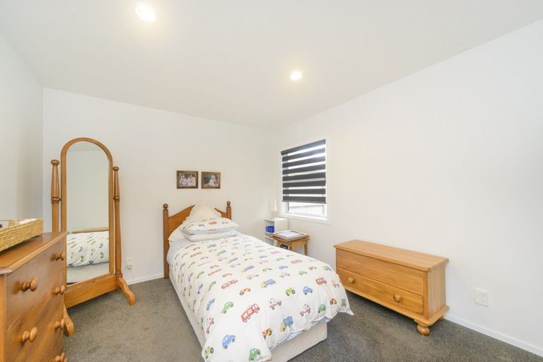 Photo of property in 3 Levi Place, Kelvin Grove, Palmerston North, 4414
