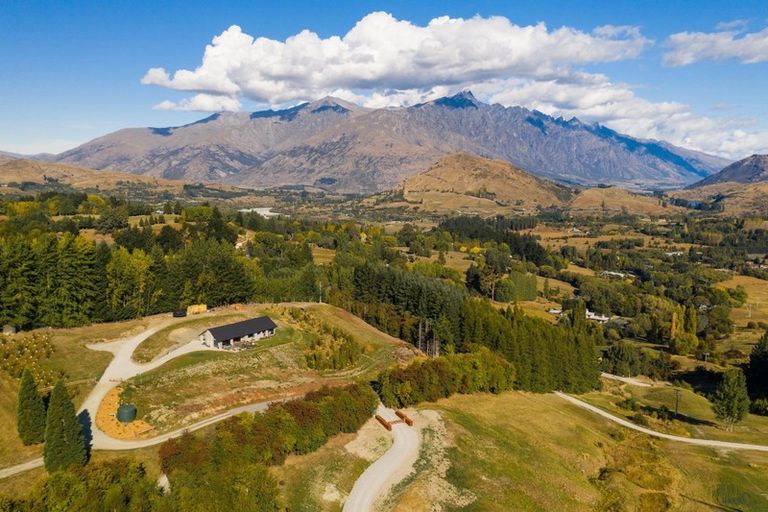 Photo of property in 86 Mountain View Road, Dalefield, Queenstown, 9371