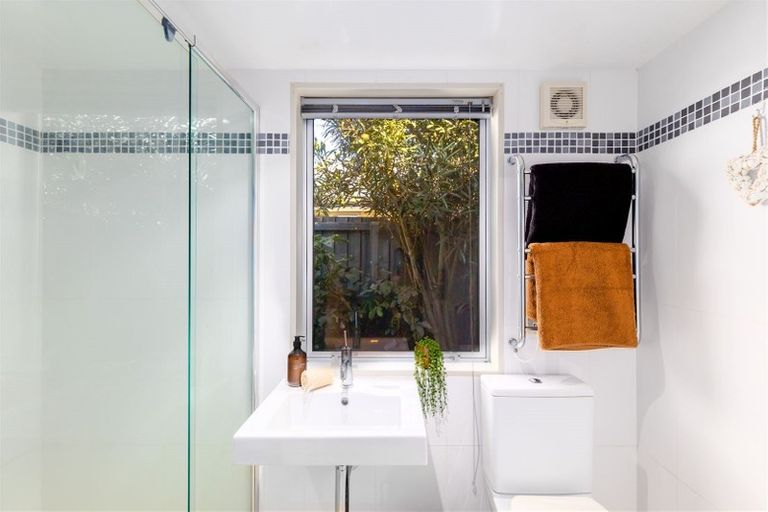 Photo of property in 11 Linkwater Way, Parklands, Christchurch, 8083