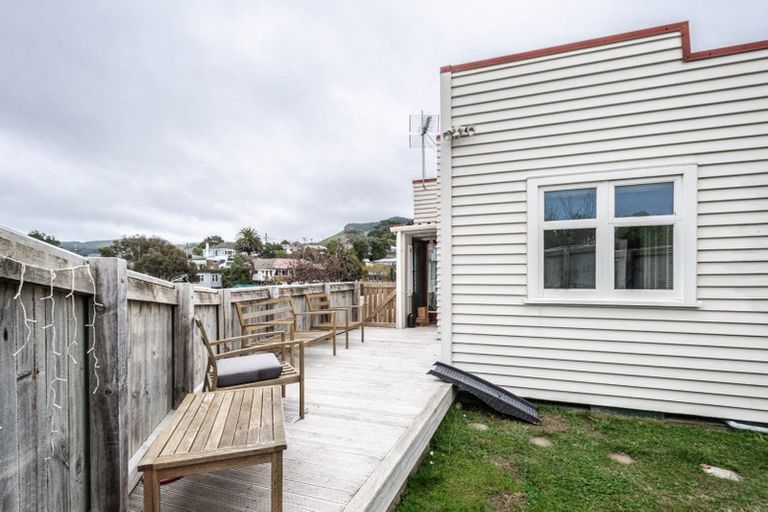 Photo of property in 58 Lincoln Avenue, Tawa, Wellington, 5028