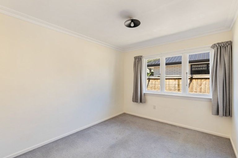 Photo of property in 110 Seaview Road, Westown, New Plymouth, 4310