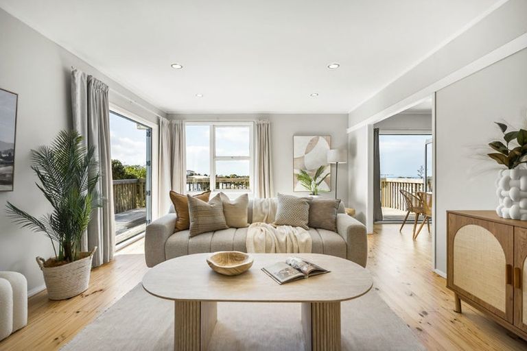 Photo of property in 897 East Coast Road, Northcross, Auckland, 0632