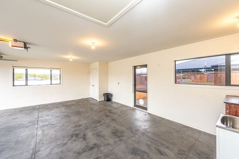 Photo of property in 1 Gilligan Close, College Estate, Whanganui, 4500