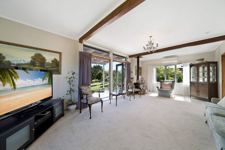 Photo of property in 12 Carter Road, Oratia, Auckland, 0604