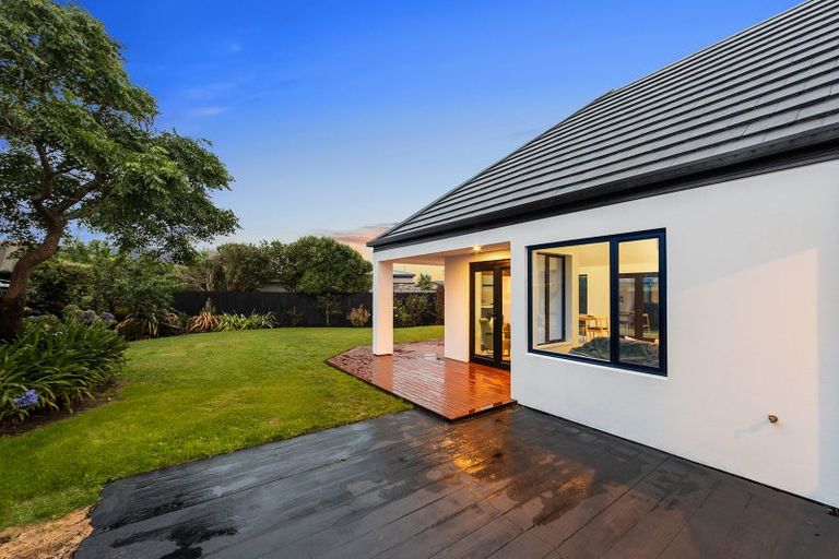 Photo of property in 14 Evenwood Place, Waimairi Beach, Christchurch, 8083