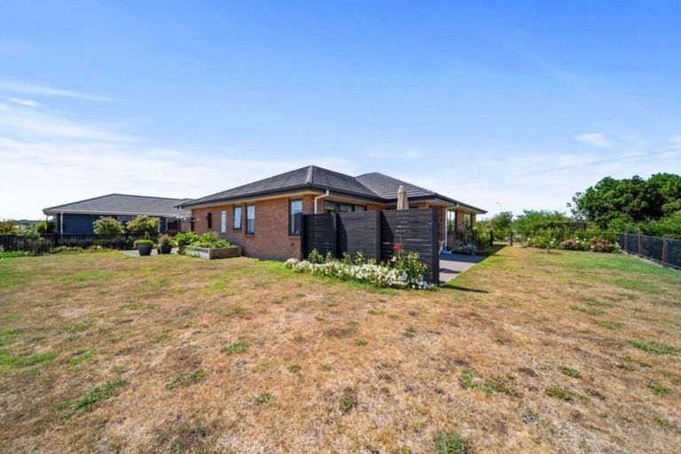 Photo of property in 4 Golf Course Lane, Waiwhakaiho, New Plymouth, 4312