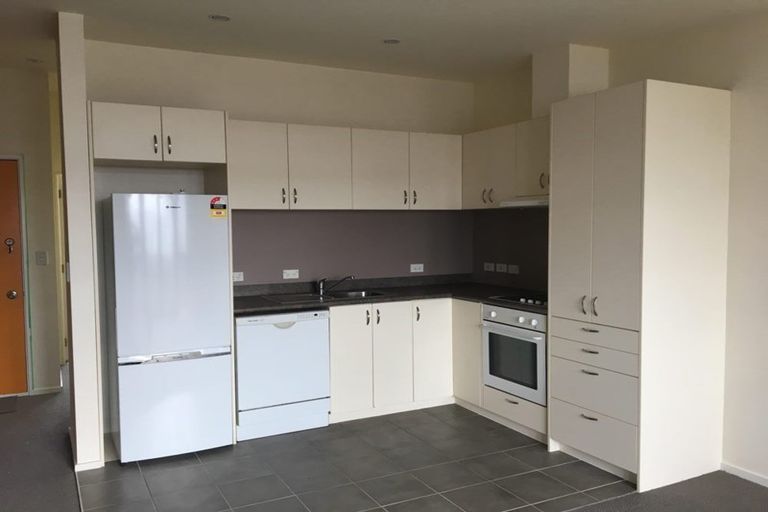 Photo of property in Pirie Street Townhouses, 11/35 Pirie Street, Mount Victoria, Wellington, 6011