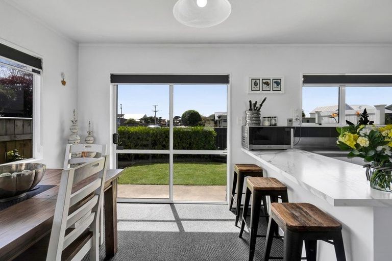 Photo of property in 1/353 Saint Aubyn, Moturoa, New Plymouth, 4310