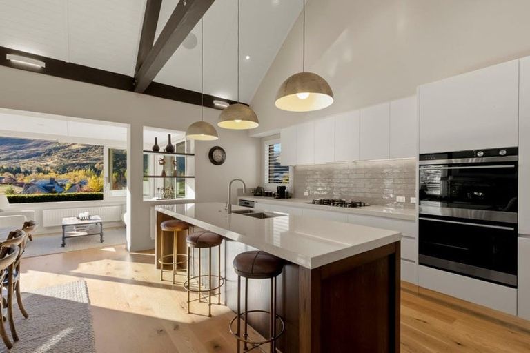 Photo of property in 10 Mica Ridge, Arrowtown, 9371